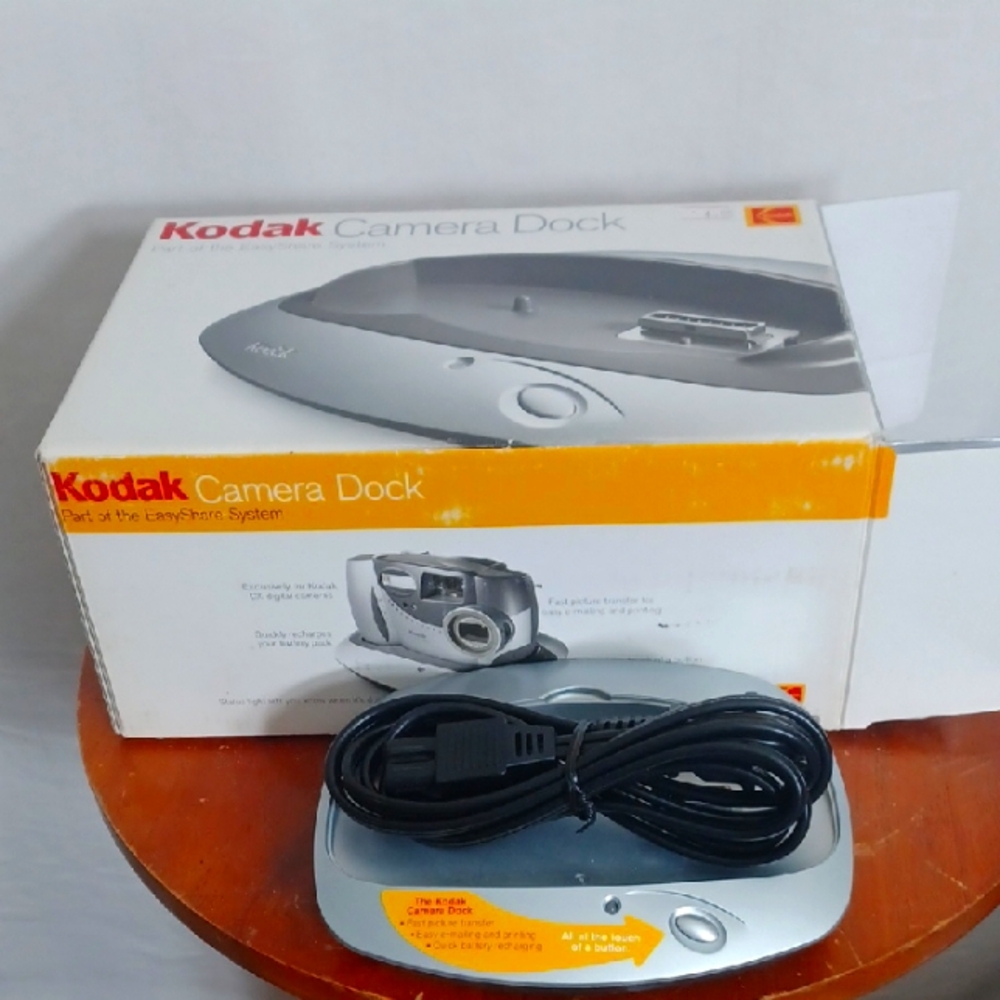 Kodak EasyShare Silver Camera Dock with Cable